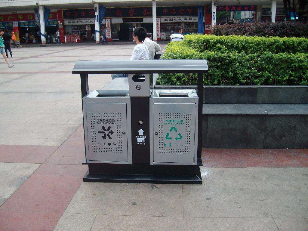 物業(yè)不銹鋼垃圾桶