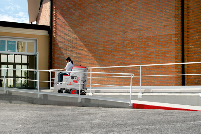 鋼廠用電動駕駛式洗地機(jī)100B